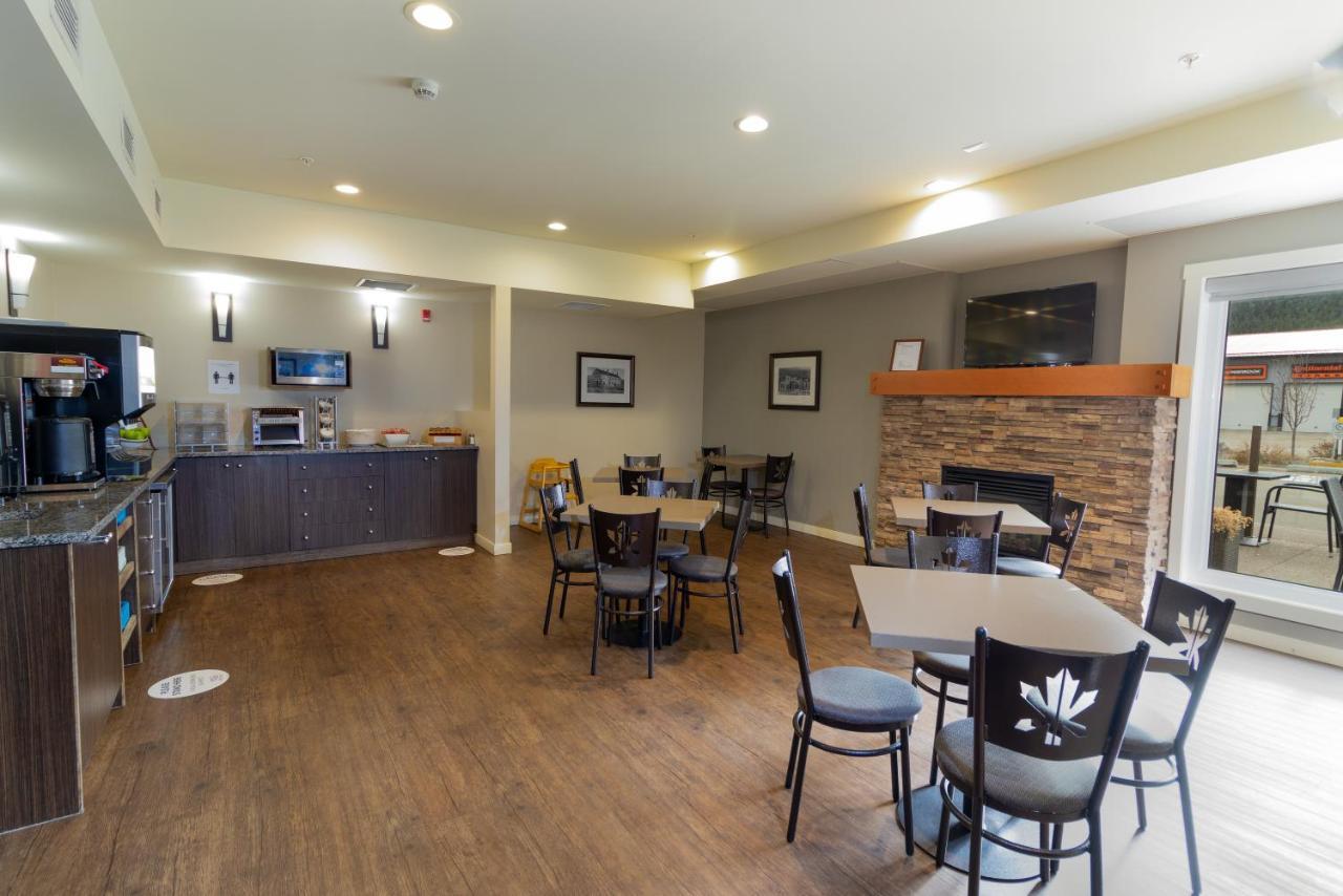 The Kanata By Bcminns Blairmore מראה חיצוני תמונה